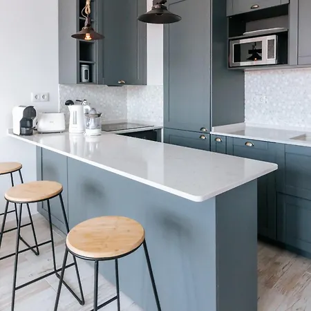 Apartment Almirante Reis Flat D