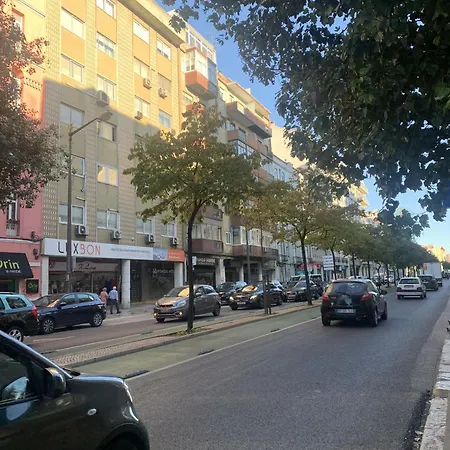 Almirante Reis Flat D * Lisboa