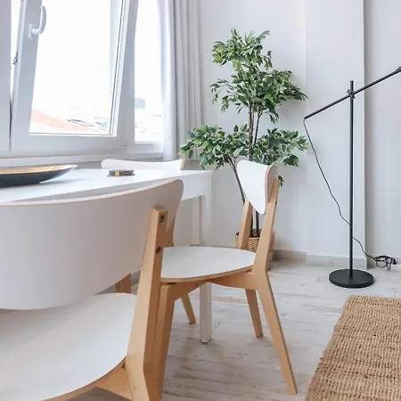 Appartement Almirante Reis Flat D *